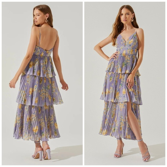 Astr Dresses & Skirts - NWOT ASTR The Label Zaida Tiered Floral Midi-Dress Size Medium​